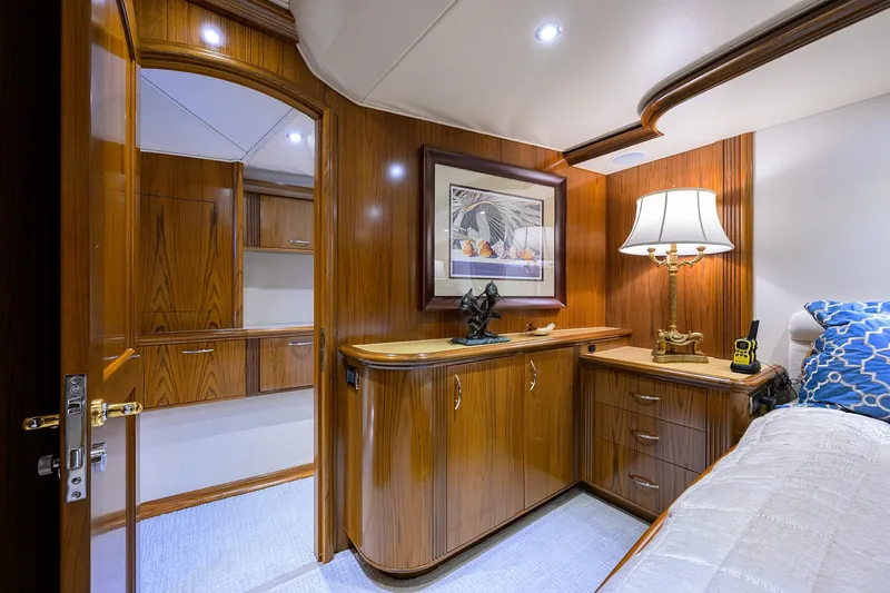 Jr Yacht Photos Pics Luxurious wooden interior of 2004 Sea Force IX 82 Enclosed Bridge yacht cabin.