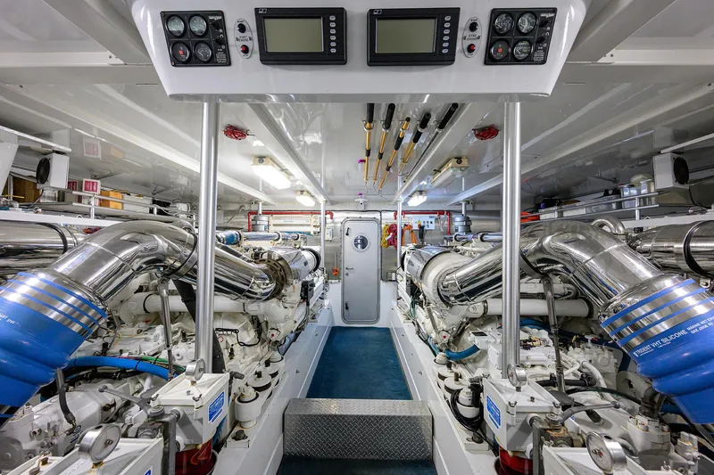 Jr Yacht Photos Pics 