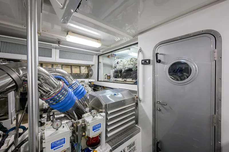 Jr Yacht Photos Pics 