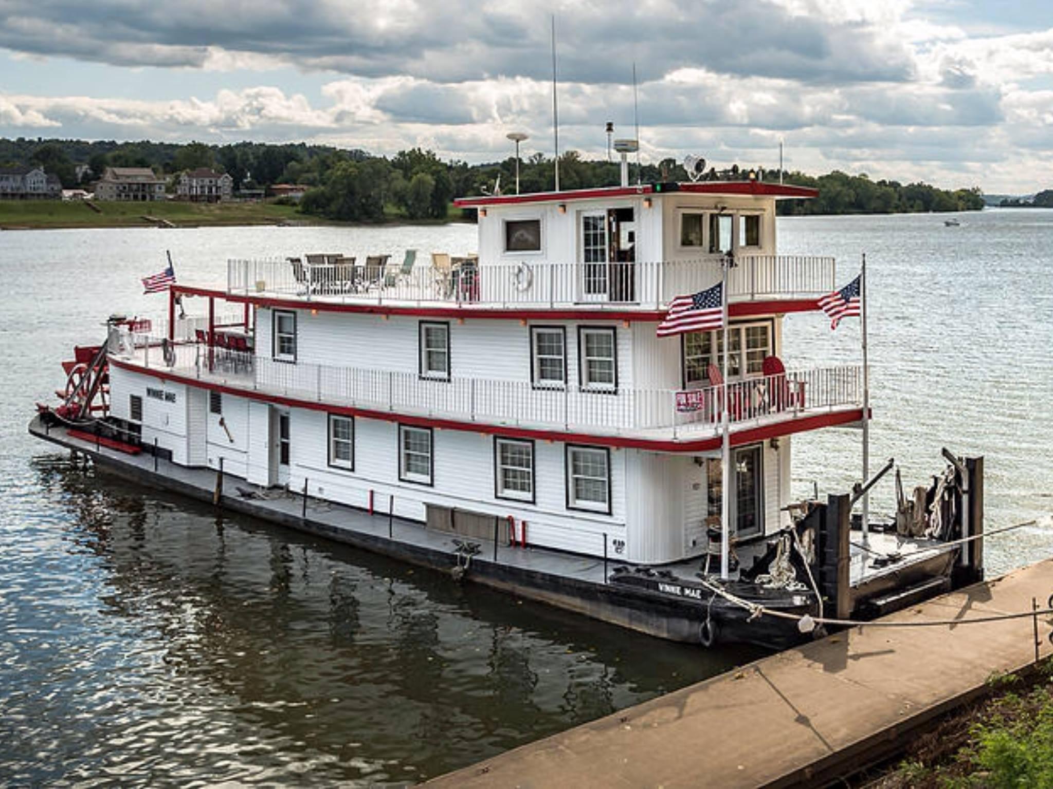 Custom Dravo Sternwheeler