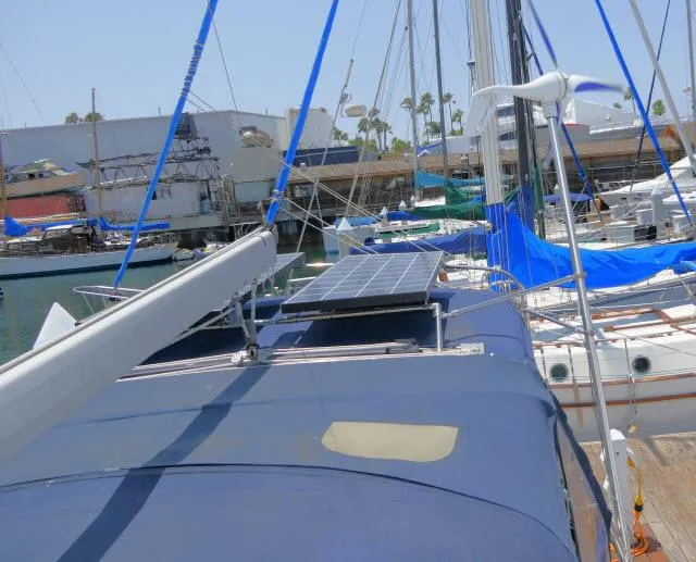 Ale Er Ron Yacht Photos Pics 