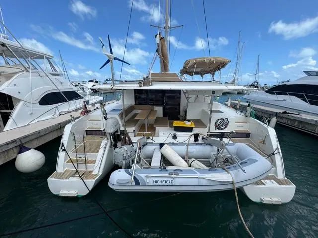 Island State Of Mind Yacht Photos Pics Stern View