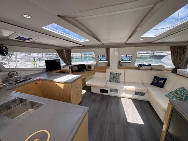 2014 Fountaine Pajot 43 