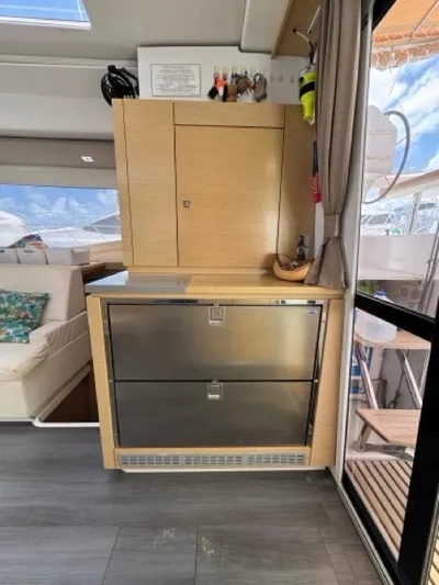 Island State Of Mind Yacht Photos Pics 2 Drawer Fridge