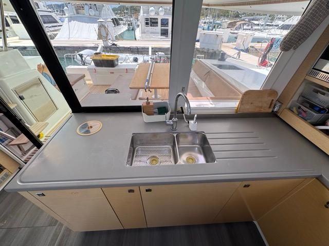 2014 Fountaine Pajot 43 