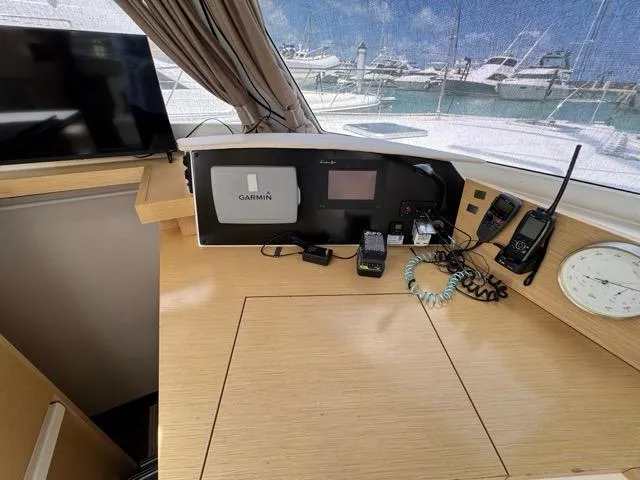 Island State Of Mind Yacht Photos Pics Chart Table