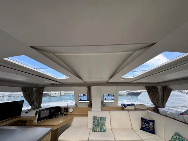 Island State Of Mind Yacht Photos Pics Overhead Sky Lights