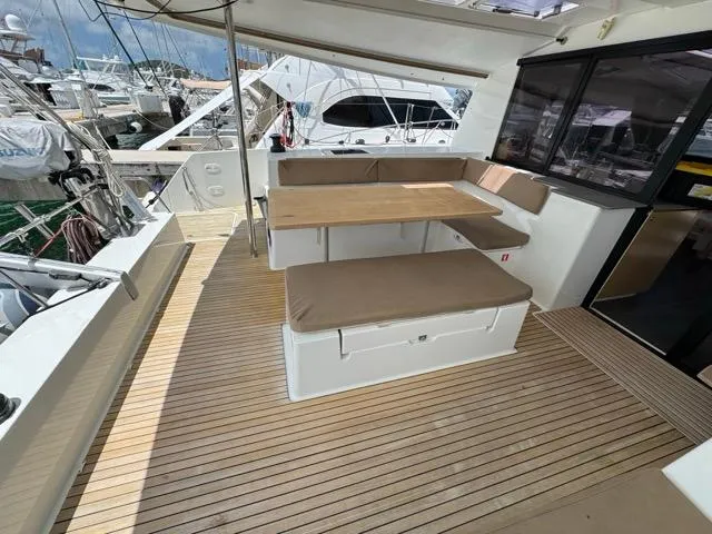 Island State Of Mind Yacht Photos Pics Aft Cockpit Table