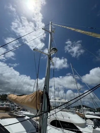 Island State Of Mind Yacht Photos Pics Sailbag and Mast