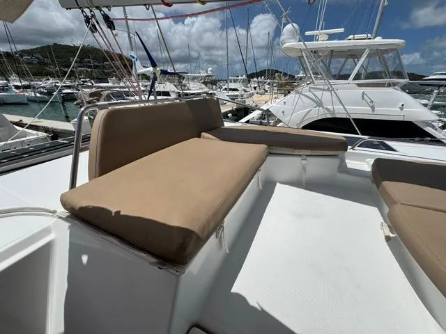 Island State Of Mind Yacht Photos Pics Flybridge Seat