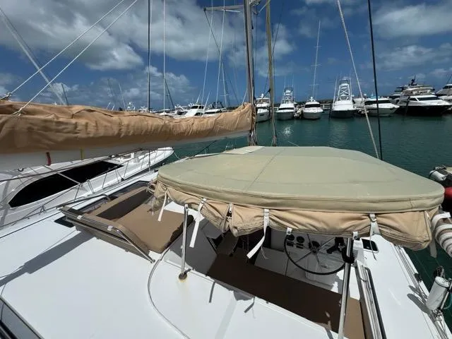 Island State Of Mind Yacht Photos Pics Overhead view of Helm and Flybridge