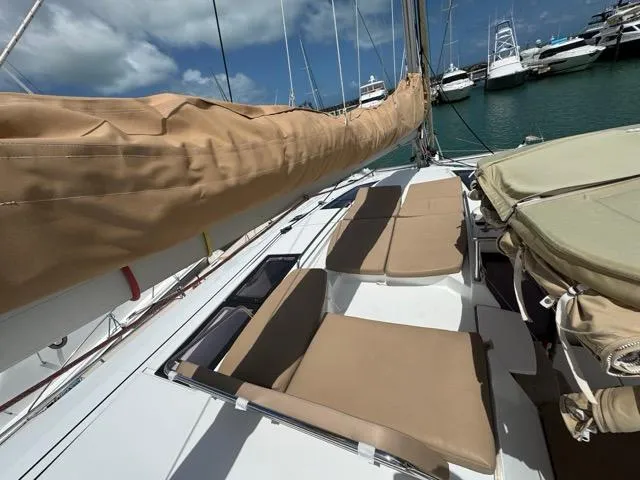 Island State Of Mind Yacht Photos Pics Overhead view flybridge