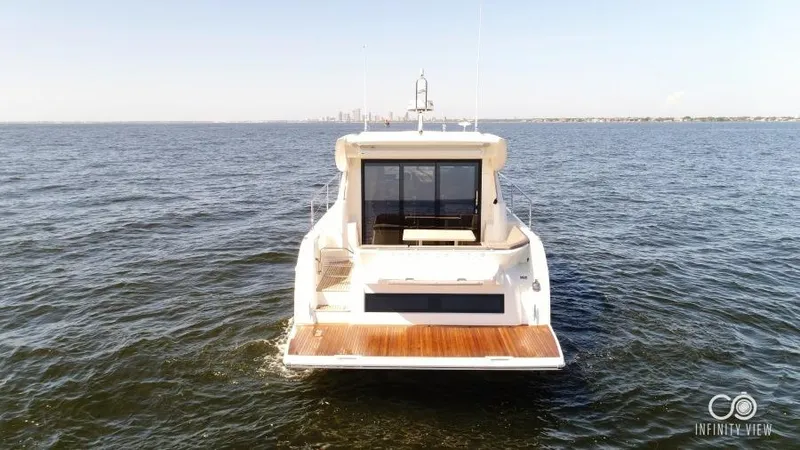 Skylark Yacht Photos Pics Prestige 460 S 2018 yacht on open water, rear view.