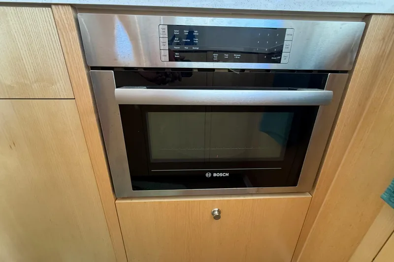 Dauntless Yacht Photos Pics Built-in Bosch oven in Seawind 1370 yacht kitchen, 2024 model.