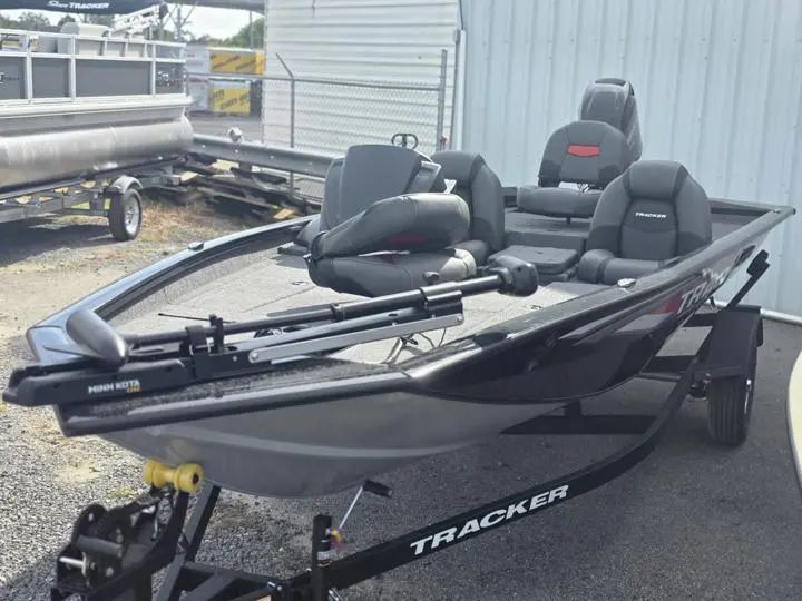 Tracker Pro Team 175