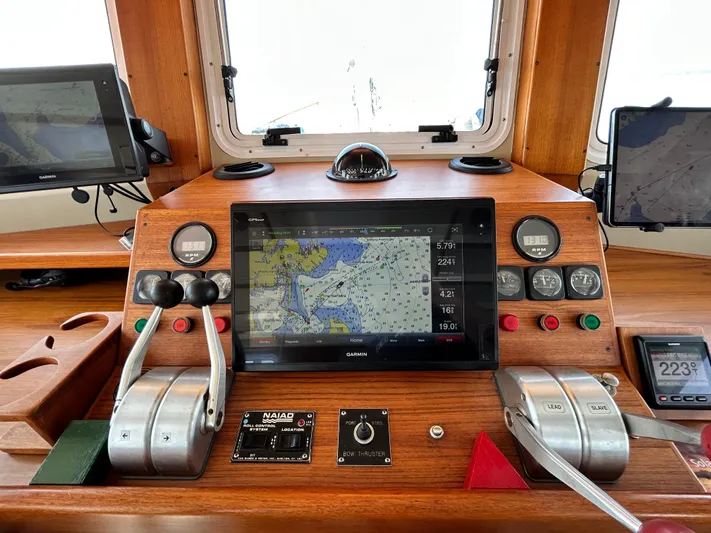 Ursa Major Yacht Photos Pics 