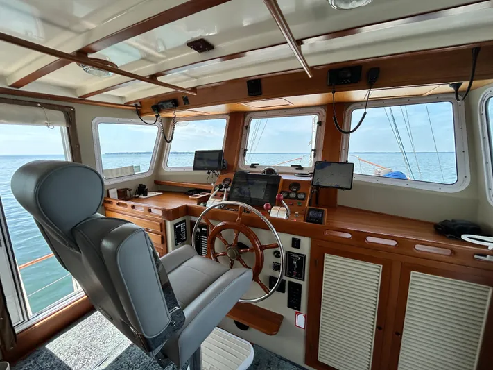 Ursa Major Yacht Photos Pics 