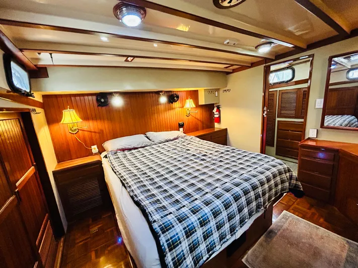 Ursa Major Yacht Photos Pics 