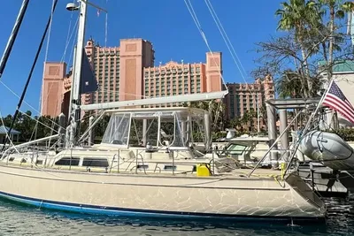 Island Packet 485