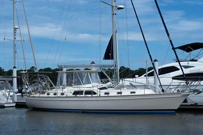 Island Packet 485