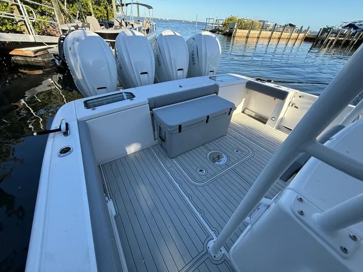  Yacht Photos Pics 2021 EVERGLADES 435 CC - Image 19