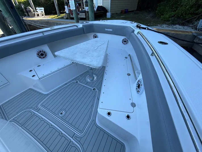  Yacht Photos Pics 2021 EVERGLADES 435 CC - Image 34