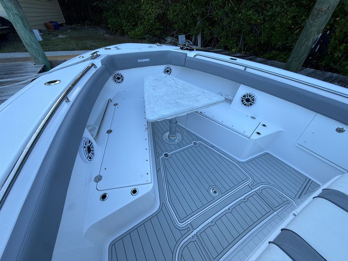 2021 Everglades 43 