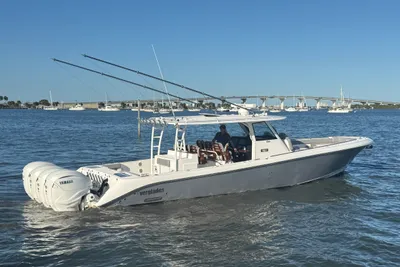 Everglades 435 Center Console