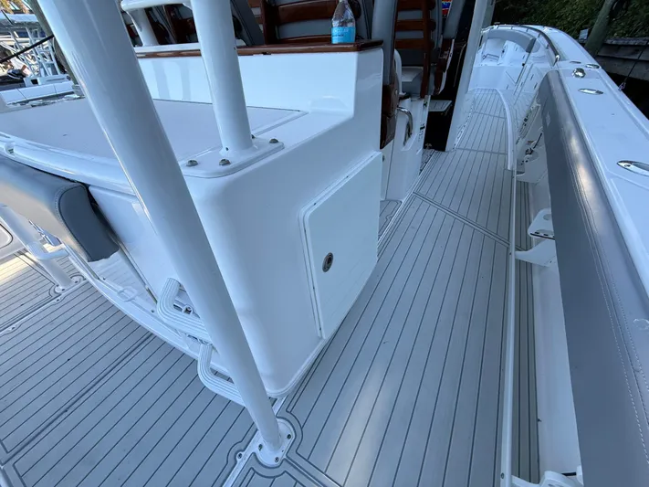  Yacht Photos Pics 2021 EVERGLADES 435 CC - Image 28