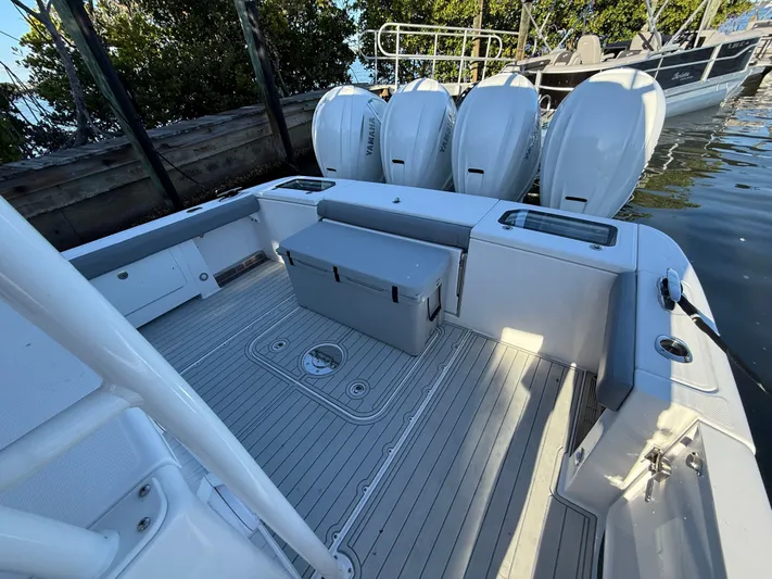  Yacht Photos Pics 2021 EVERGLADES 435 CC - Image 20