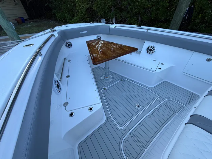  Yacht Photos Pics 2021 EVERGLADES 435 CC - Image 36