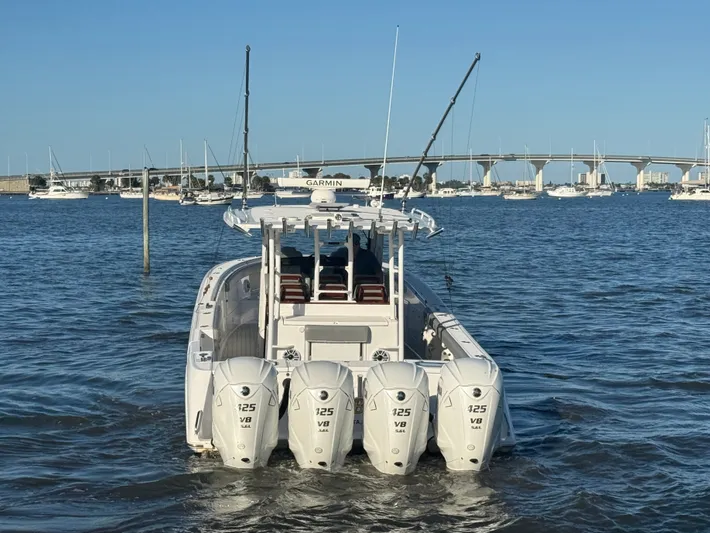  Yacht Photos Pics 2021 EVERGLADES 435 CC - Image 5