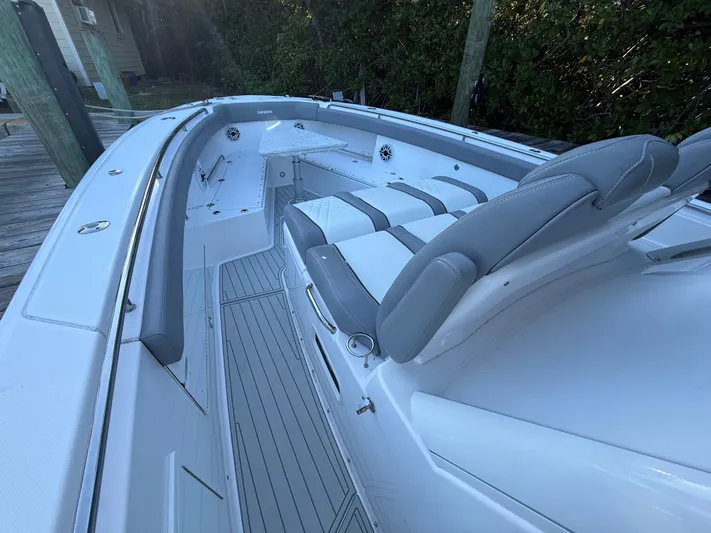  Yacht Photos Pics 2021 EVERGLADES 435 CC - Image 33