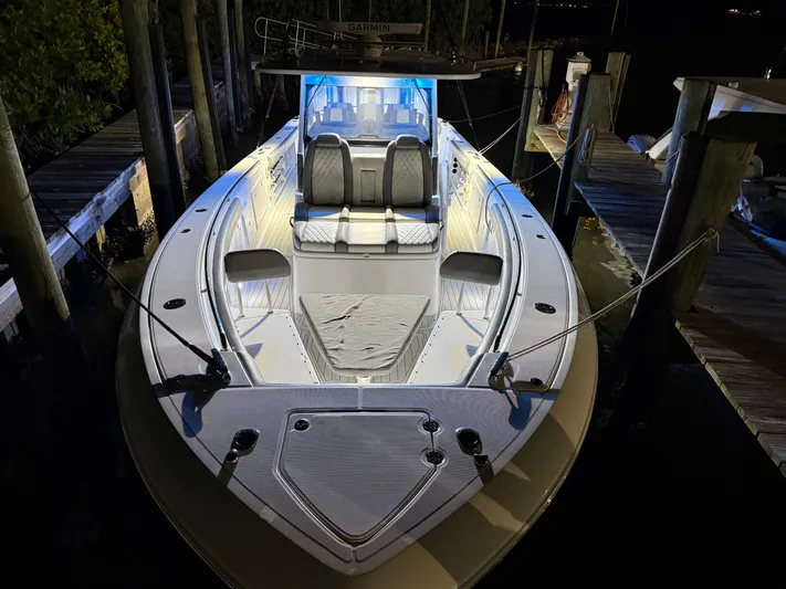  Yacht Photos Pics 2021 EVERGLADES 435 CC - Image 52