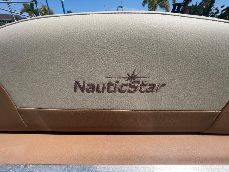 2023 NauticStar 28XS