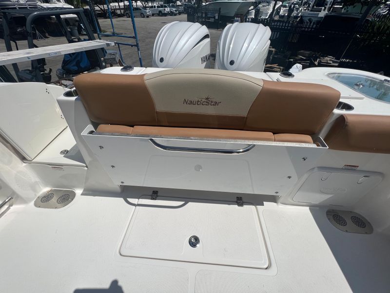 2023 NauticStar 28XS