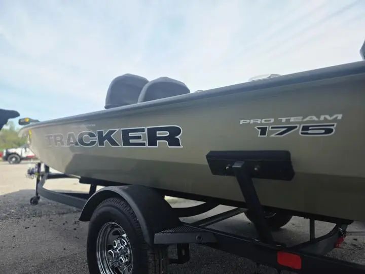 Tracker Pro Team 175 Crappie Edition