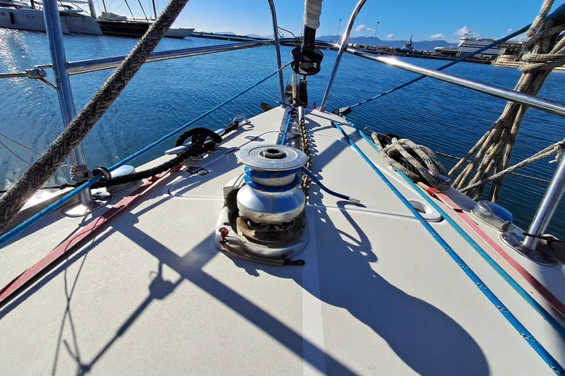  Yacht Photos Pics Deck view of a 1999 J Boats J/120 sailboat with winch and ropes.