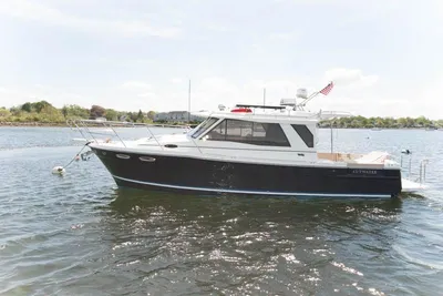 Cutwater 30 Sedan