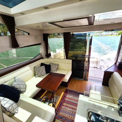 Yacht