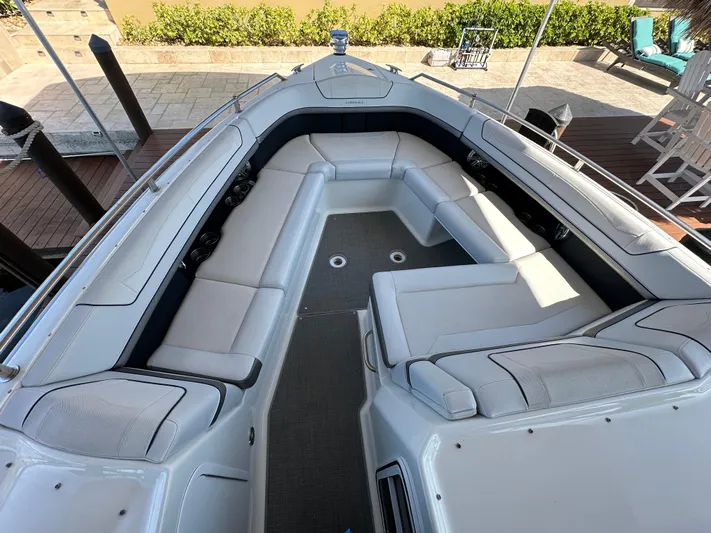  Yacht Photos Pics 2020 Formula 350 Crossover Bowrider OB with spacious seating and sleek design.