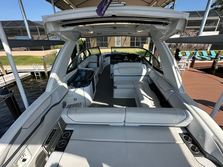  Yacht Photos Pics 2020 Formula 350 Crossover Bowrider OB with spacious seating and modern design.