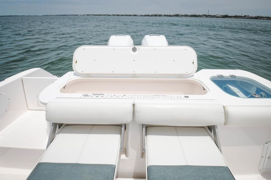 2014 Everglades 325 Center Console