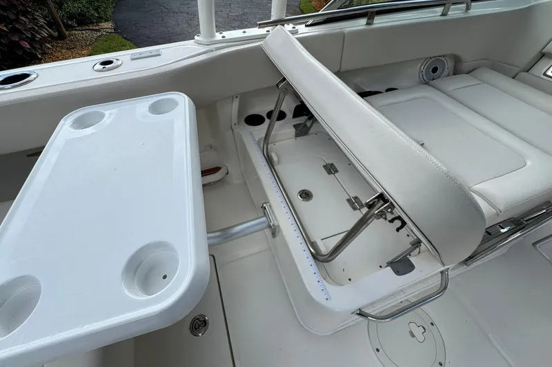  Yacht Photos Pics 2019 Boston Whaler 230 Vantage interior with seating and table setup.