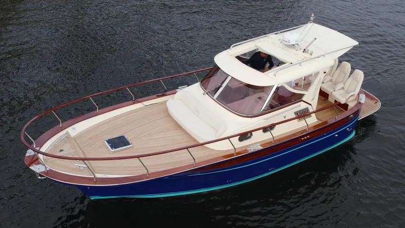 Fratelli Aprea Sorrento 32 Yacht Photos Pics 