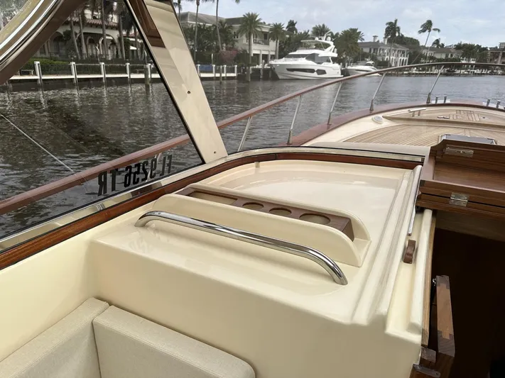 Fratelli Aprea Sorrento 32 Yacht Photos Pics Fratelli Aprea Sorrento Cabinatto 32, 2023 model, docked by waterfront homes.