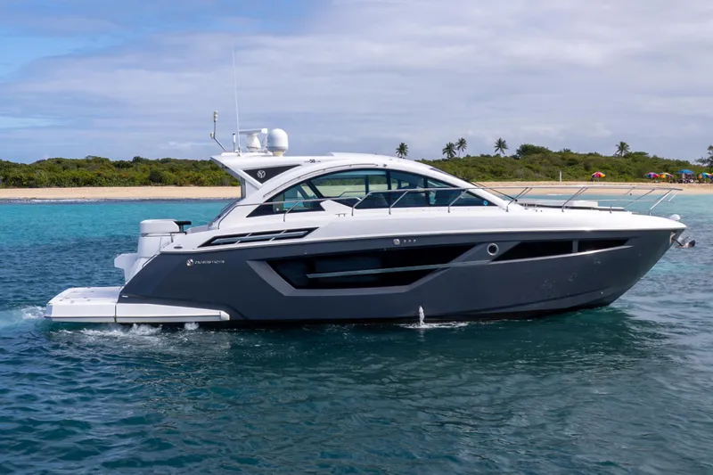 Macaco Yacht Photos Pics 