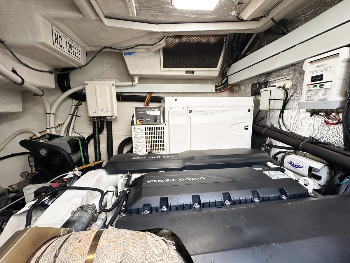 2019 Cruisers Yachts 50 