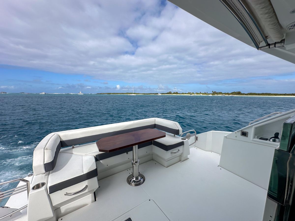 2019 Cruisers Yachts 50 