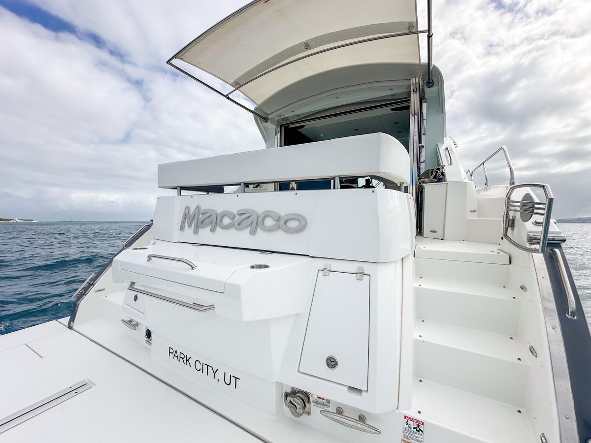 2019 Cruisers Yachts 50 